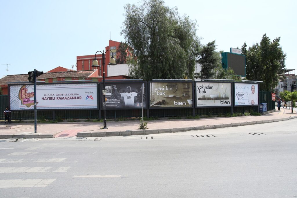 Bırakmam Seni’ bağış kampanyasına destek olarak takımının yanında olduğunu göstermişti.