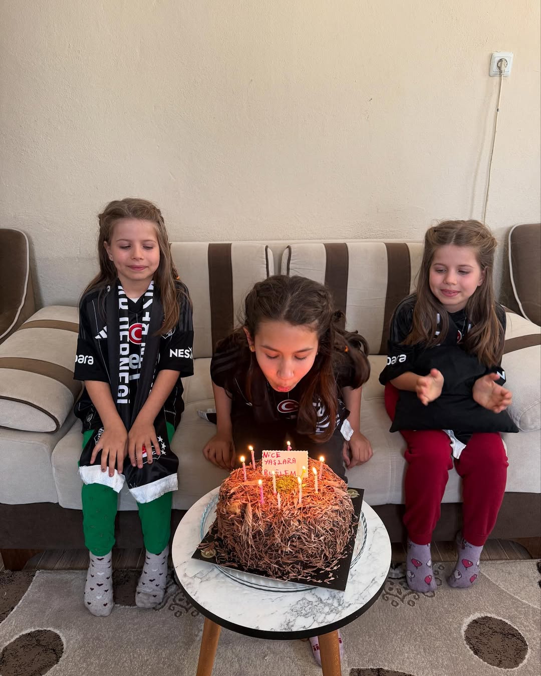  Süpriz doğum günü kutlaması yaptık