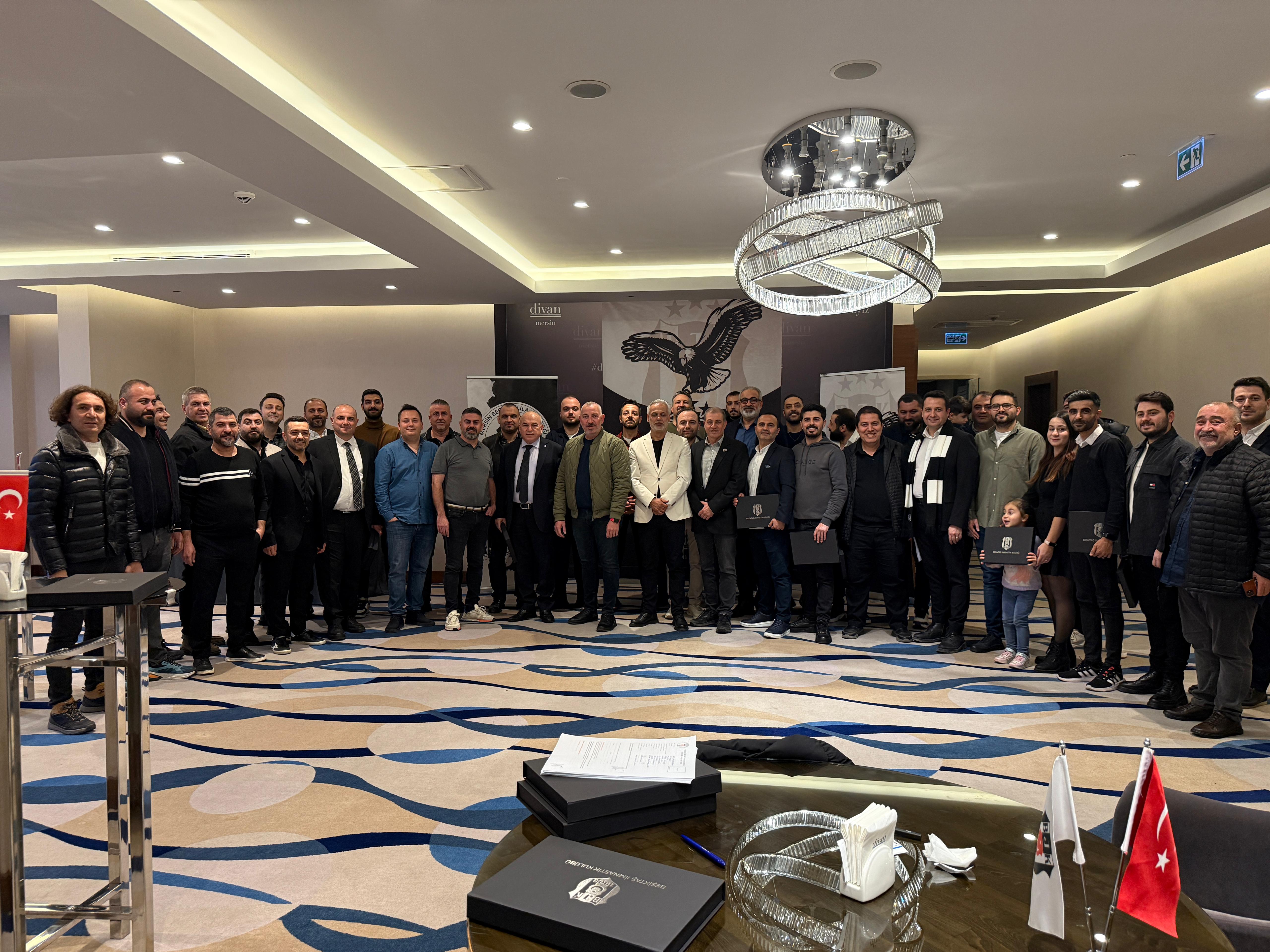 Yeni kongre üyelerine Mersin Divan Oteli'nde yapılan törenle kartlarını takdim ettik. Kendilerine hayırlı olsun diliyoruz. 10 şubat 2025