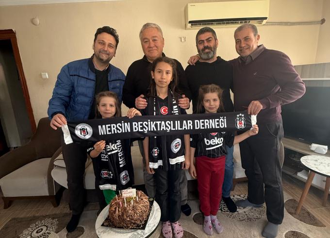 Mersin Beşiktaşlılar Derneği olarak Mersin Toroslar ilçesinde yaşayan Buğlem Jade KÖSE’ye sürpriz doğum günü kutlaması yaptık. 