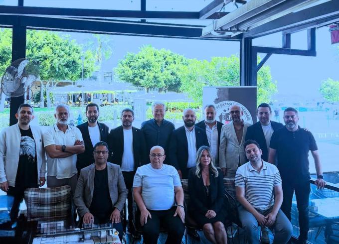 Beşiktaş JK Denetleme Kurulu Başkanı Gökhan Tiryaki ve Sicil Kurulu Başkanı Sefa Bağcı ile beraberindeki üyeleri Dernek olarak sabah kahvaltısında ağırladık. Kendilerine yaptıkları nazik ziyaretten dolayı çok teşekkür ederiz